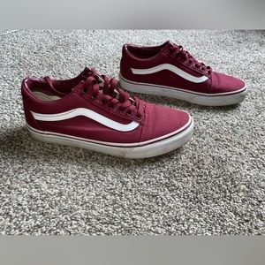 Vans Old Skool burgundy low-top shoes. Size 10.